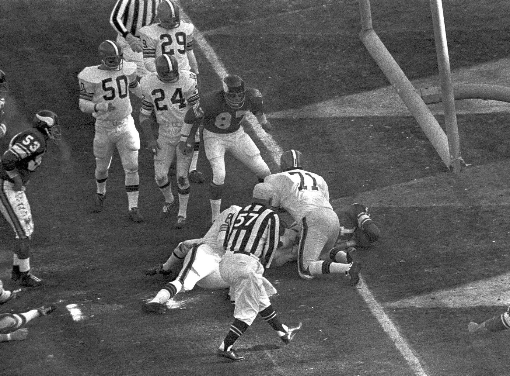 1970: Minnesota Vikings becomes first expansion team to win NFL title